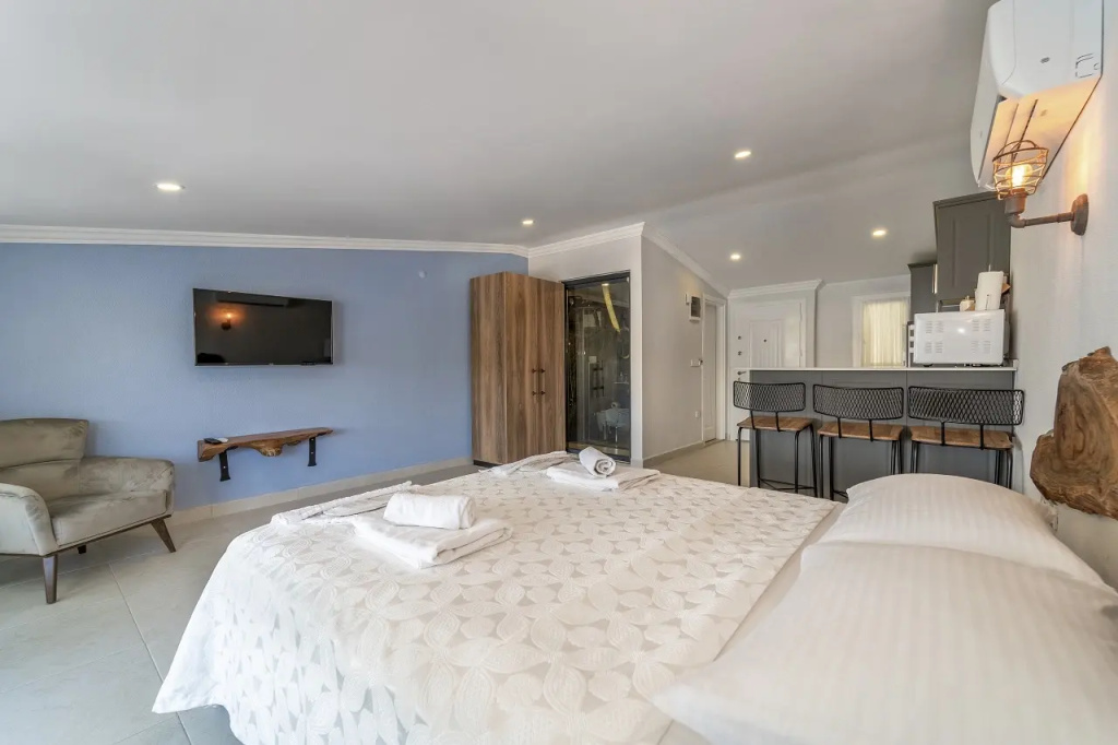 St.Pauli Double Penthouse Room (full double bed)