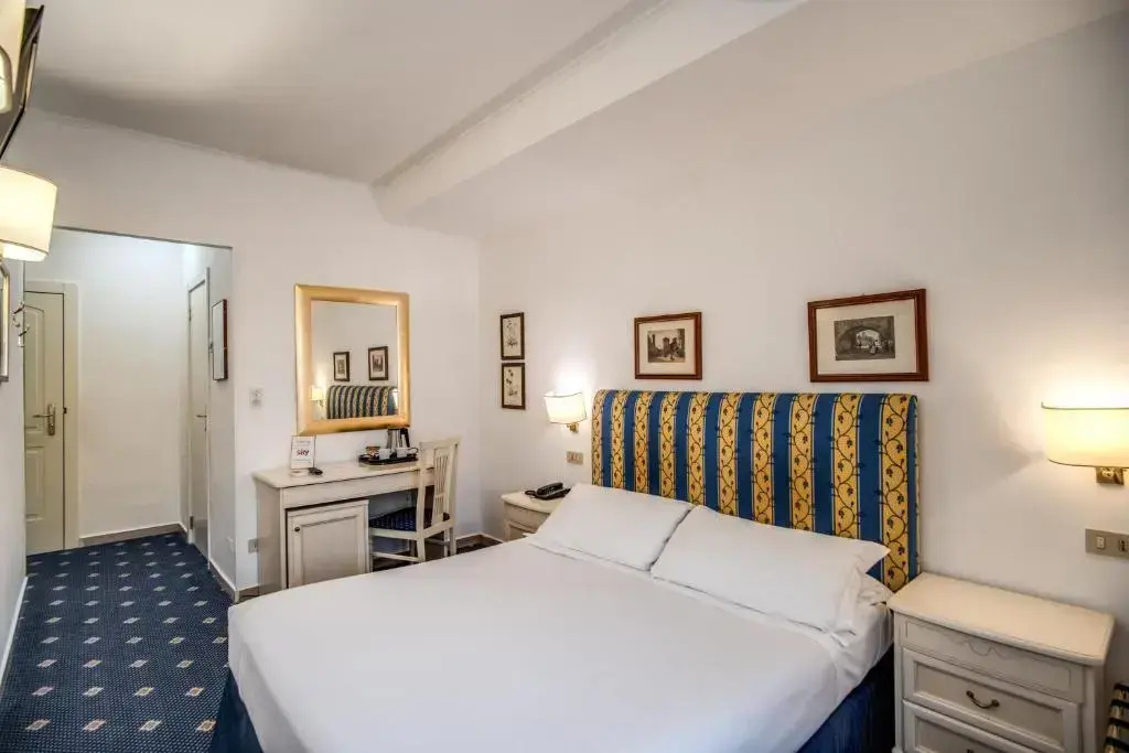 Double room (full double bed)