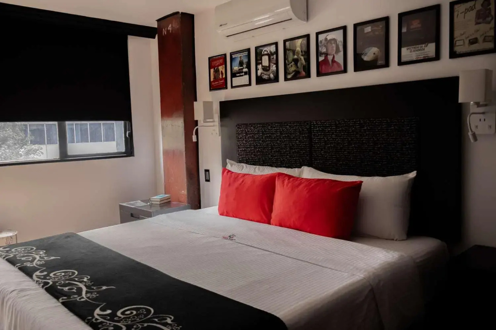 Double Suite (full double bed)