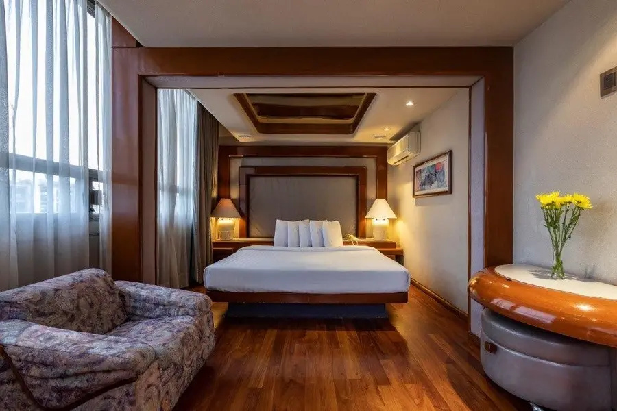 Master Double Suite (full double bed)