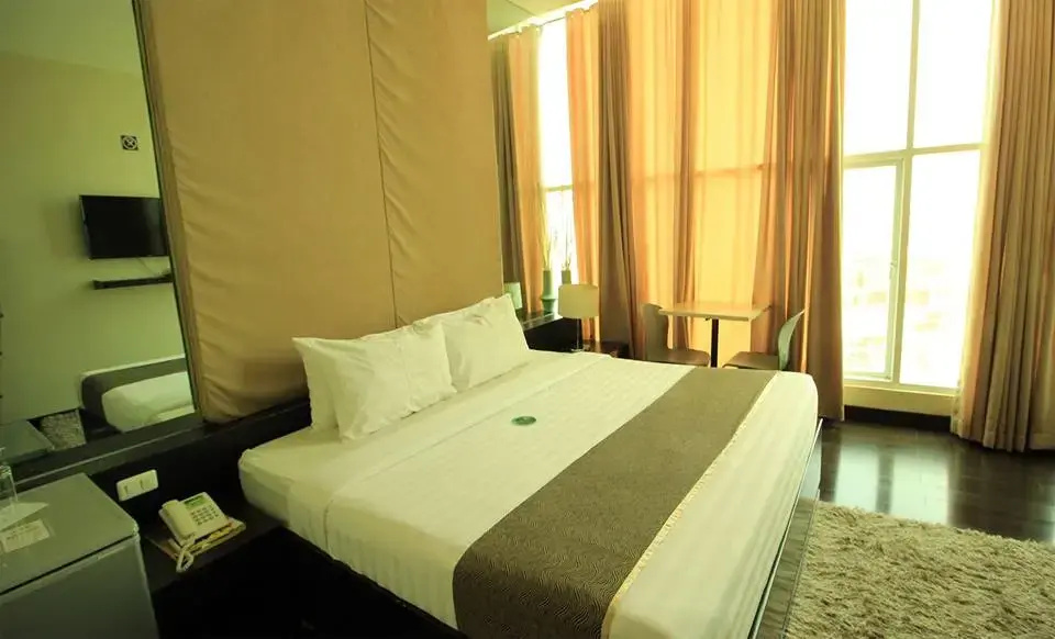 Executive Double room (full double bed)