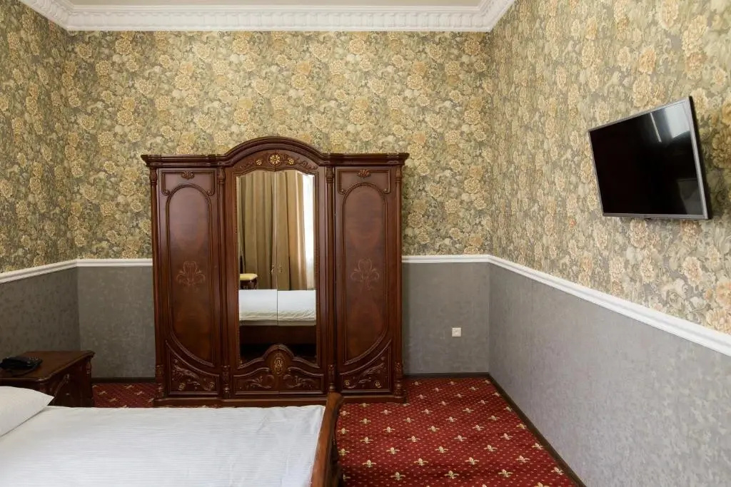 Lobby & Reception