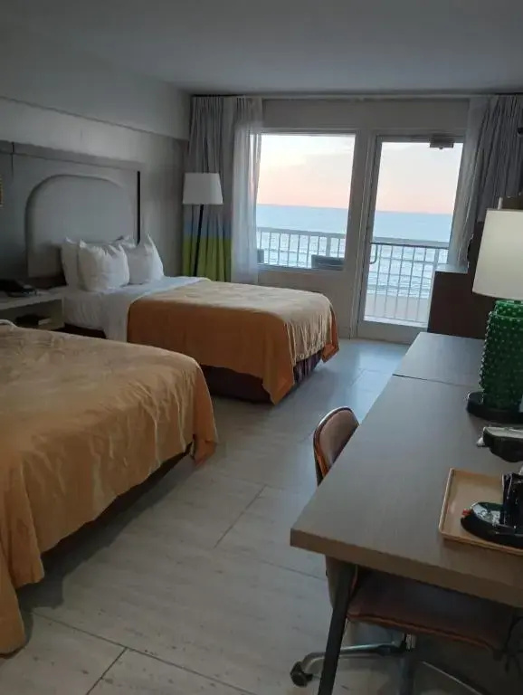 Ocean Front Quadruple room