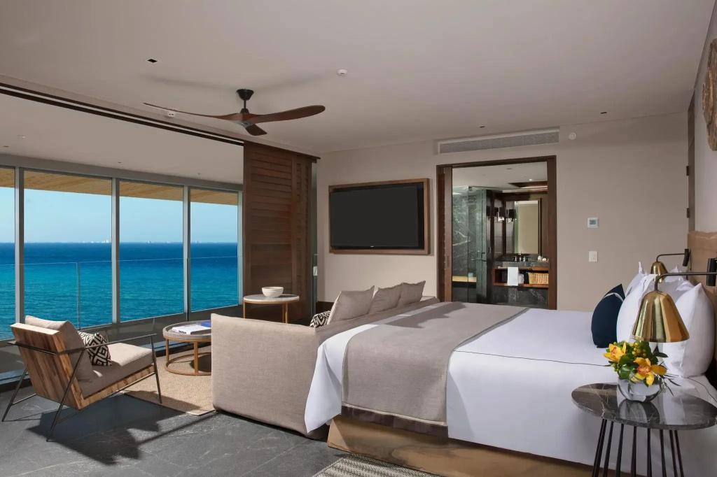 Penthouse Suite oceanfront