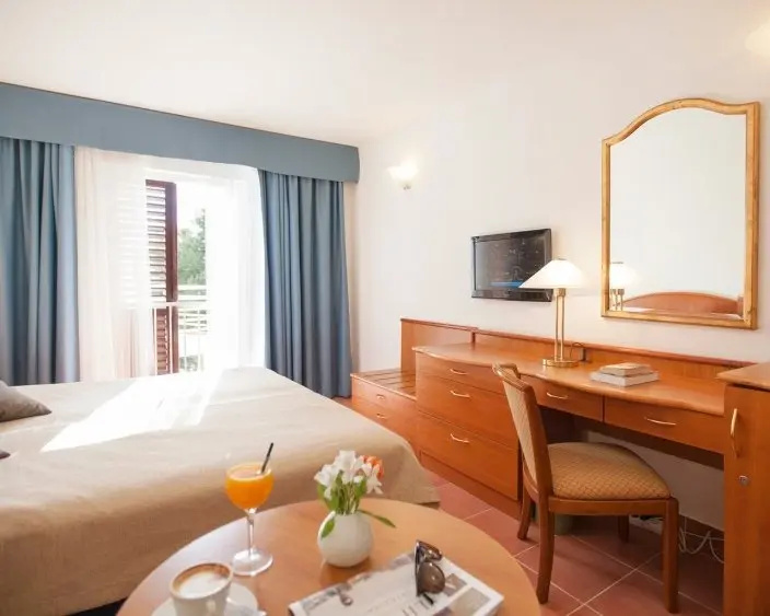 Superior Double room with sea view (full double bed)