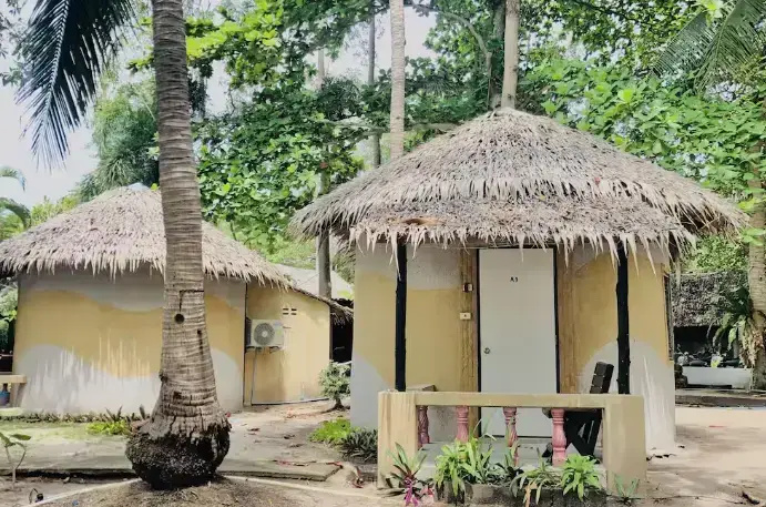 Standard Double Beach Bungalow A/C (full double bed)