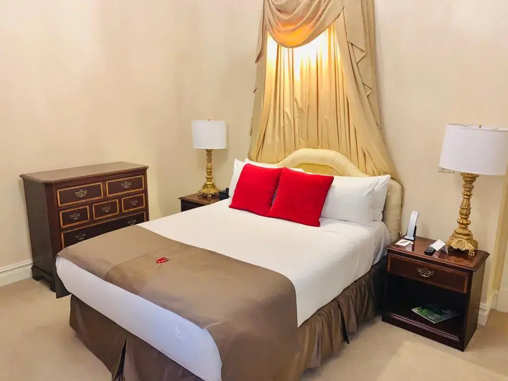 Garden West Double room (full double bed)