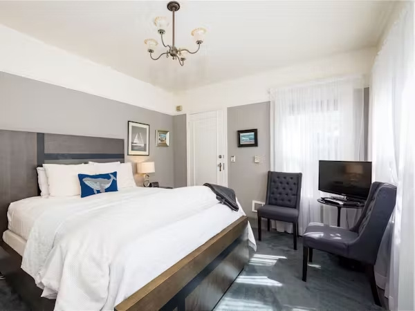 Milestone Road Double room (full double bed)