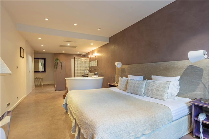 Romance Double room (full double bed)