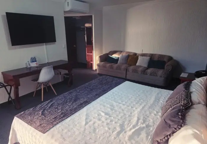 Sencilla Double Suite (full double bed)