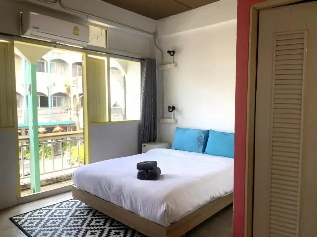 Double room (full double bed)