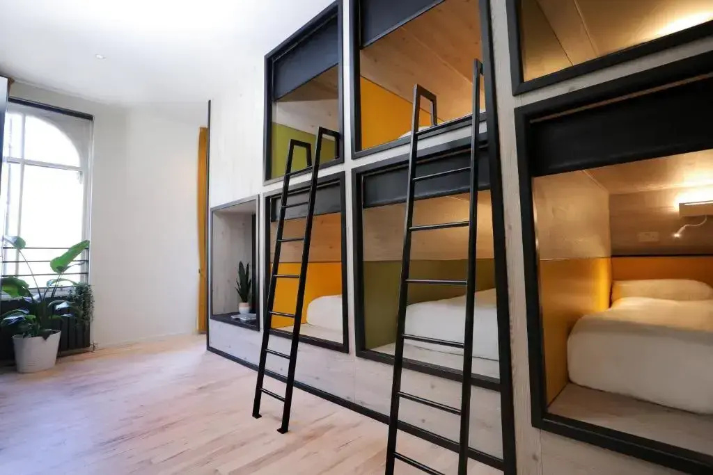Japanese Style Pod room