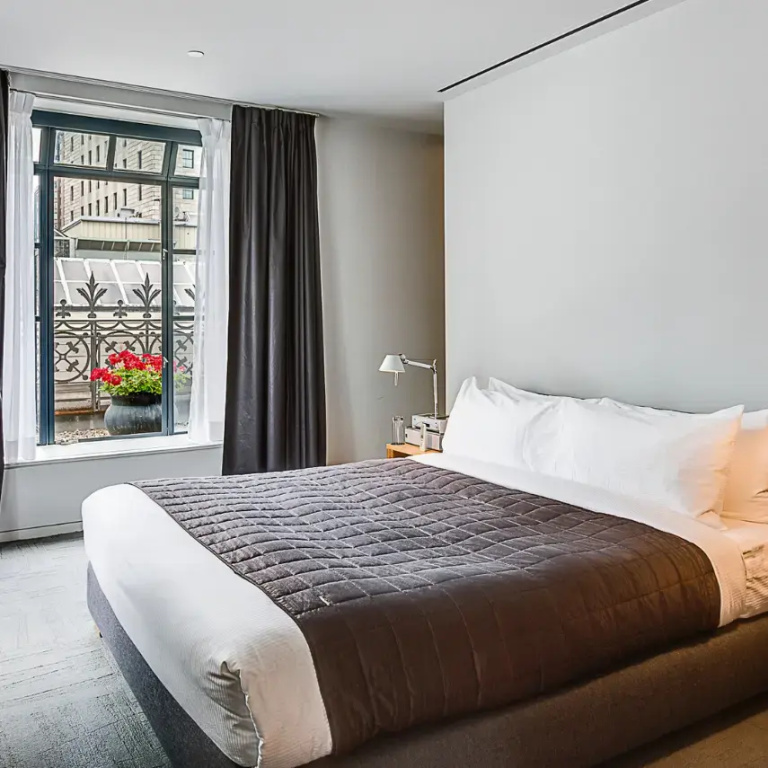 Gault Terrace Double room (full double bed)