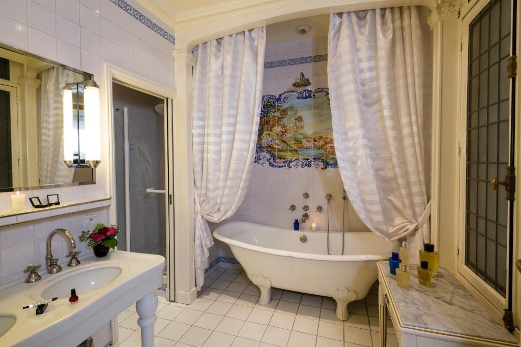 Hotel Raphael 81