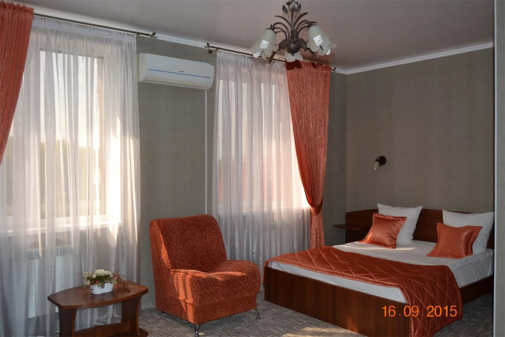 Double Junior Suite (full double bed)