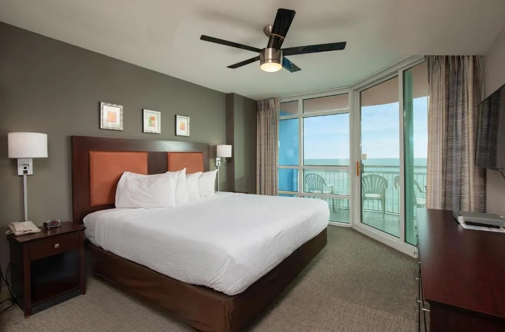 2 Bedrooms room oceanfront