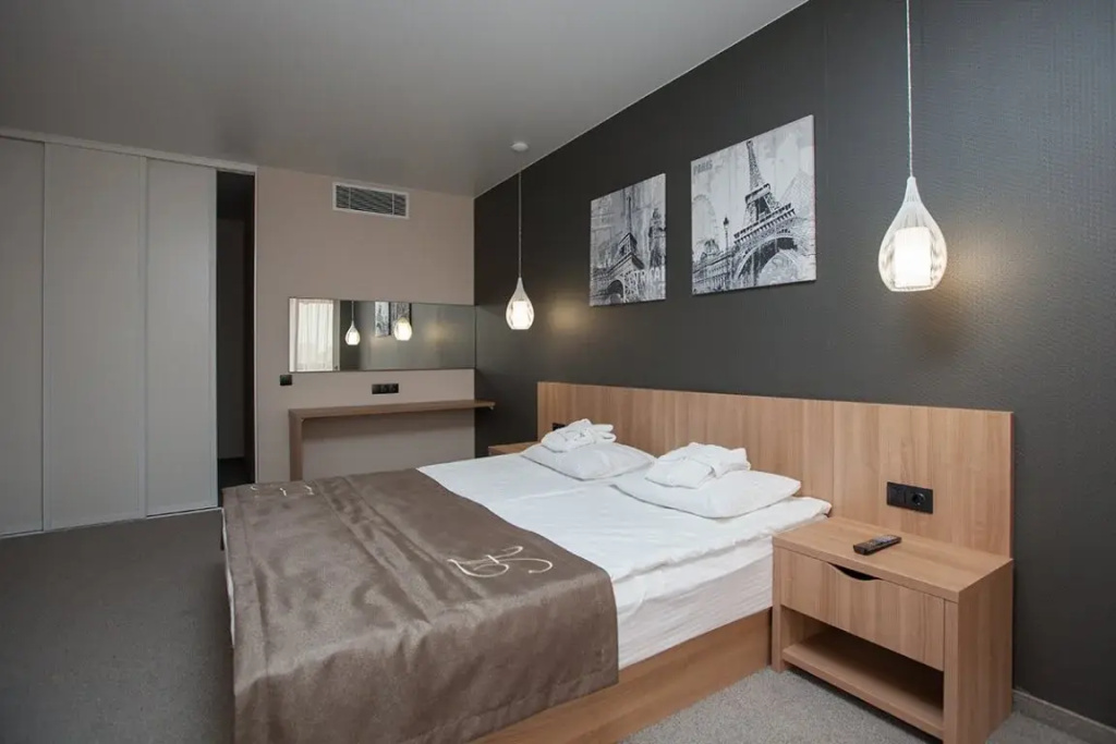 AMAKS Kongress - Hotel Room Type - Double Apartment full double bed