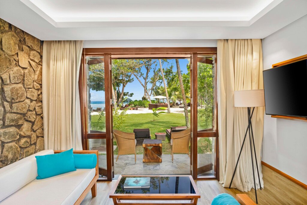 Люкс Deluxe с видом на океан в Kempinski Seychelles Resort