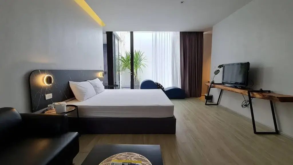 Business Double Studio (full double bed)