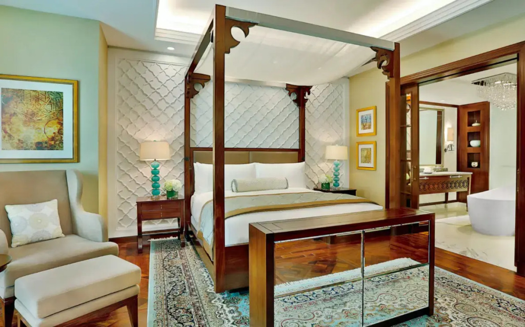 The Ritz-Carlton, Dubai