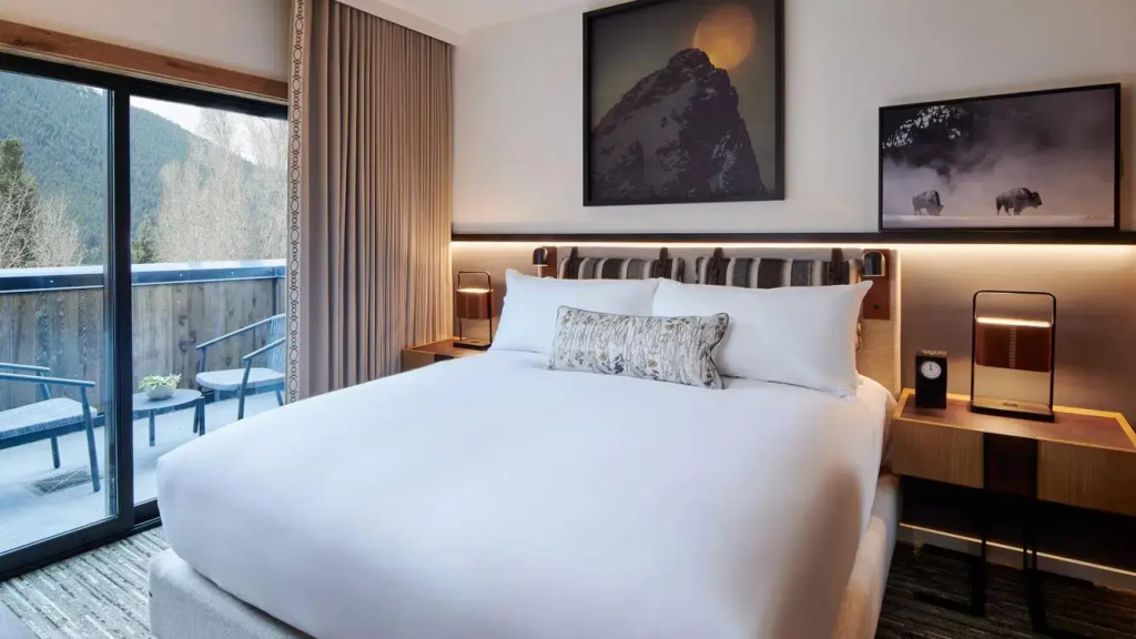 1 Bedroom Double Suite with balcony (full double bed)