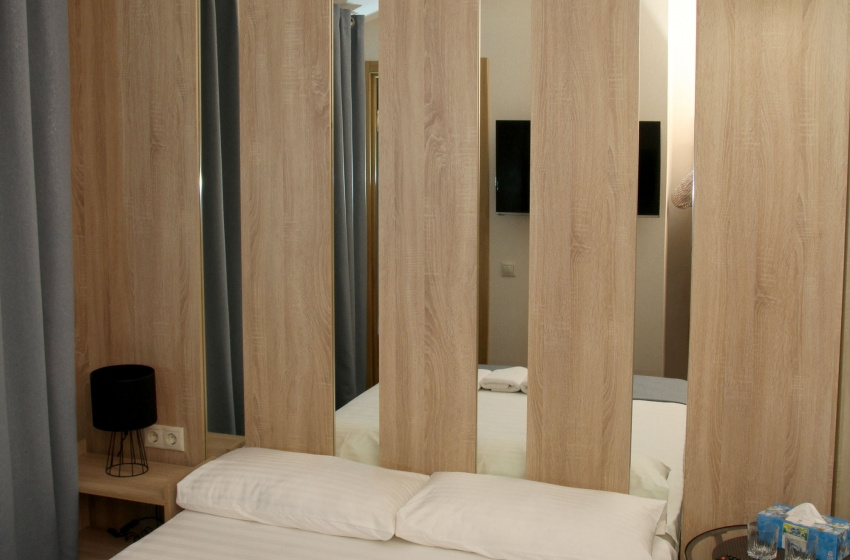 Standard Double room (full double bed)