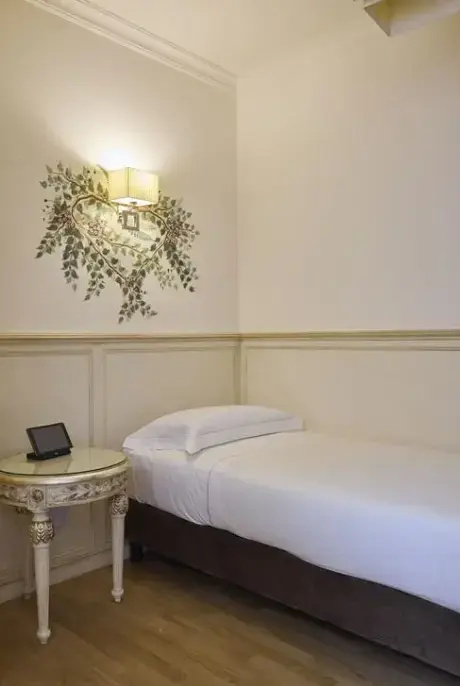 Standard in Dependance Single room