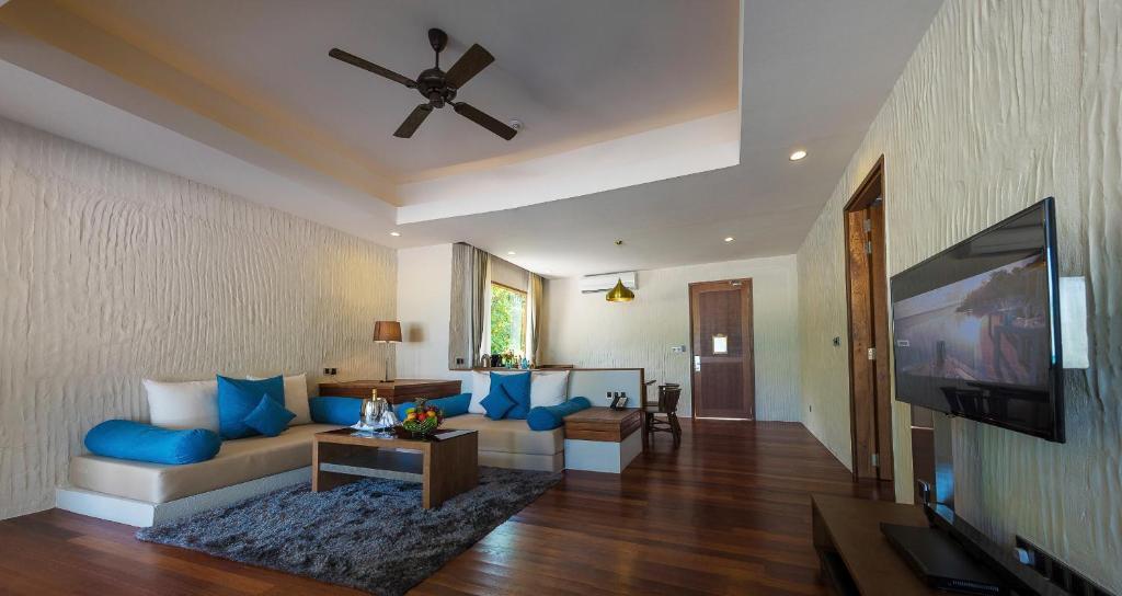 Hideaway Beach Resort & Spa