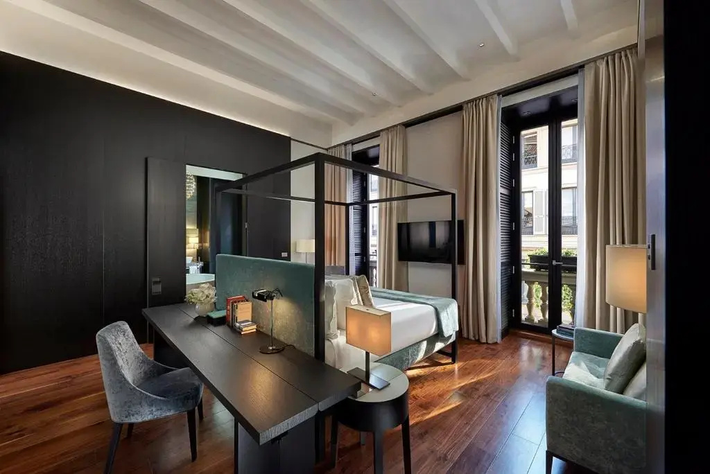 Presidential Double Suite (full double bed)