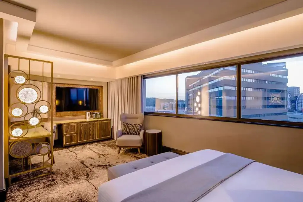 Sandton Towers Deluxe Double room (twin beds)