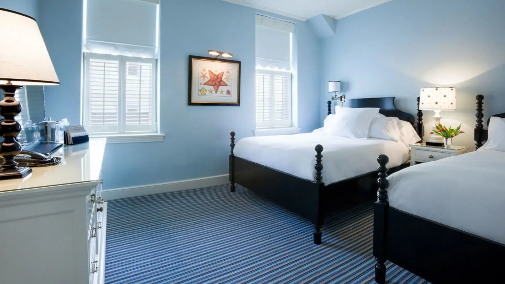 Quadruple room with town view