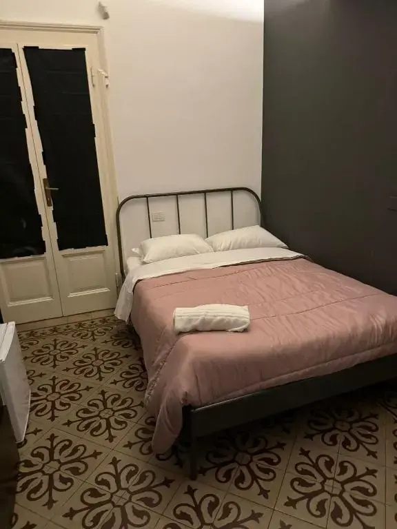 Double room (full double bed)