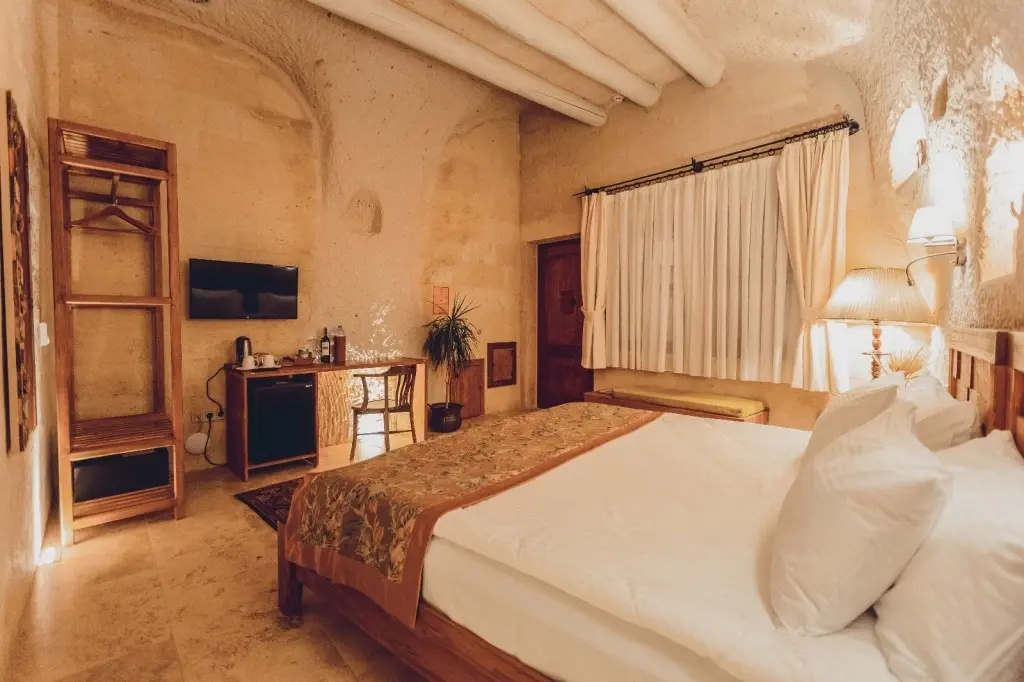 Jupiter Double room (full double bed)