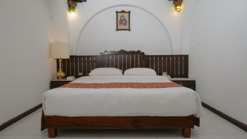 Economy room