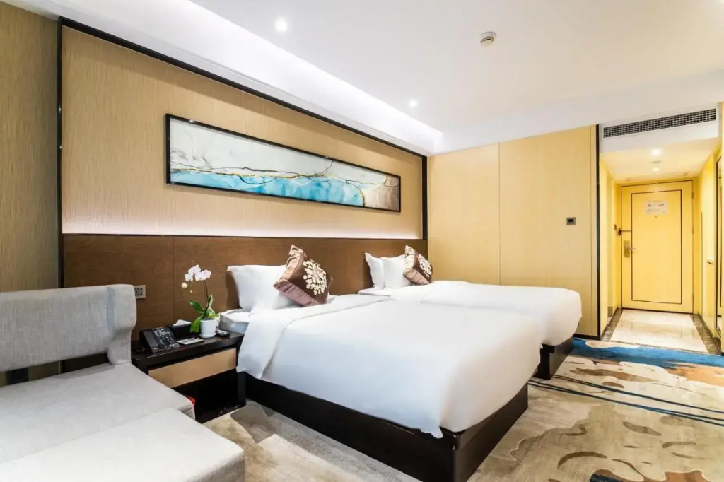 Landmark International Hotel — фото