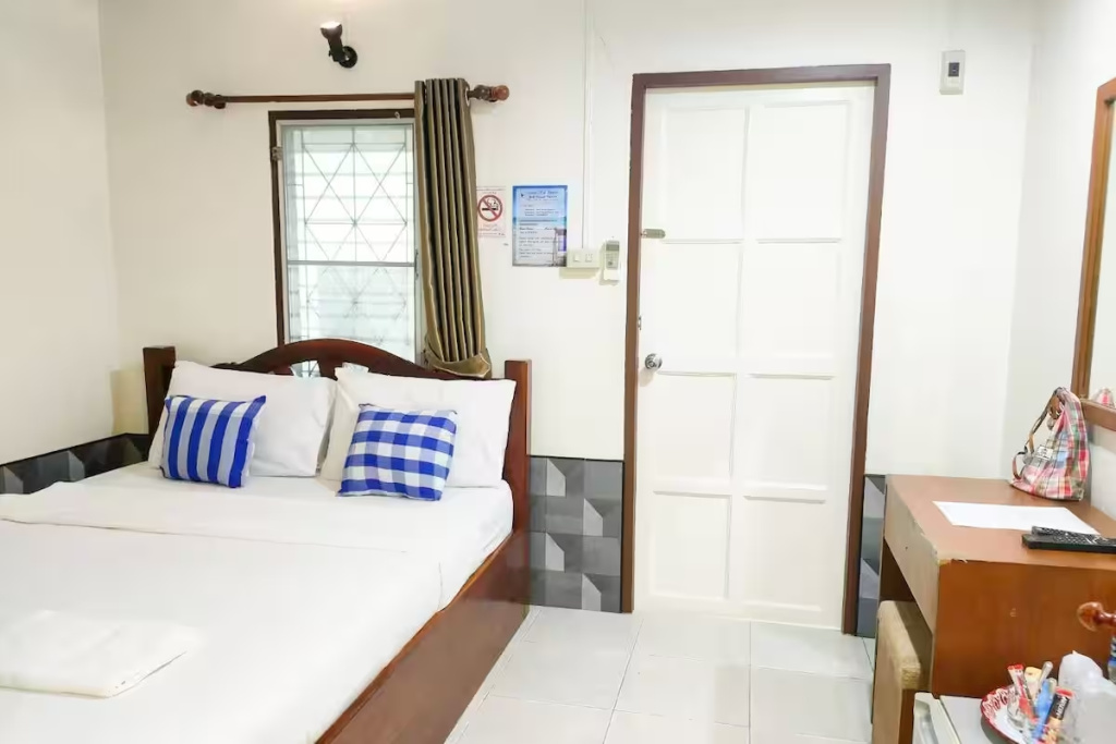 Standard Double room (full double bed)