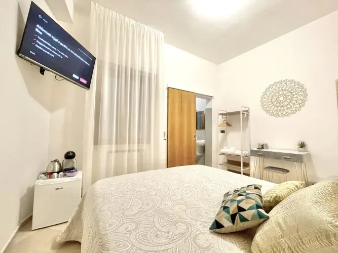 Double room (full double bed)