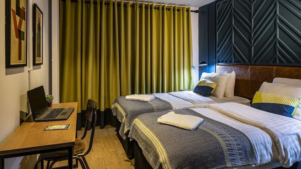Deluxe Double room (twin beds)