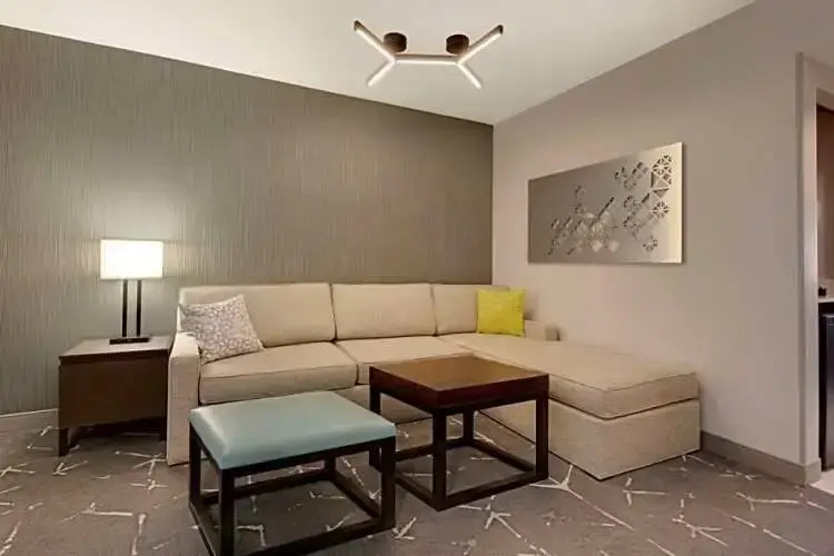 Embassy Suites by Hilton Atlanta Perimeter Center - Chambres