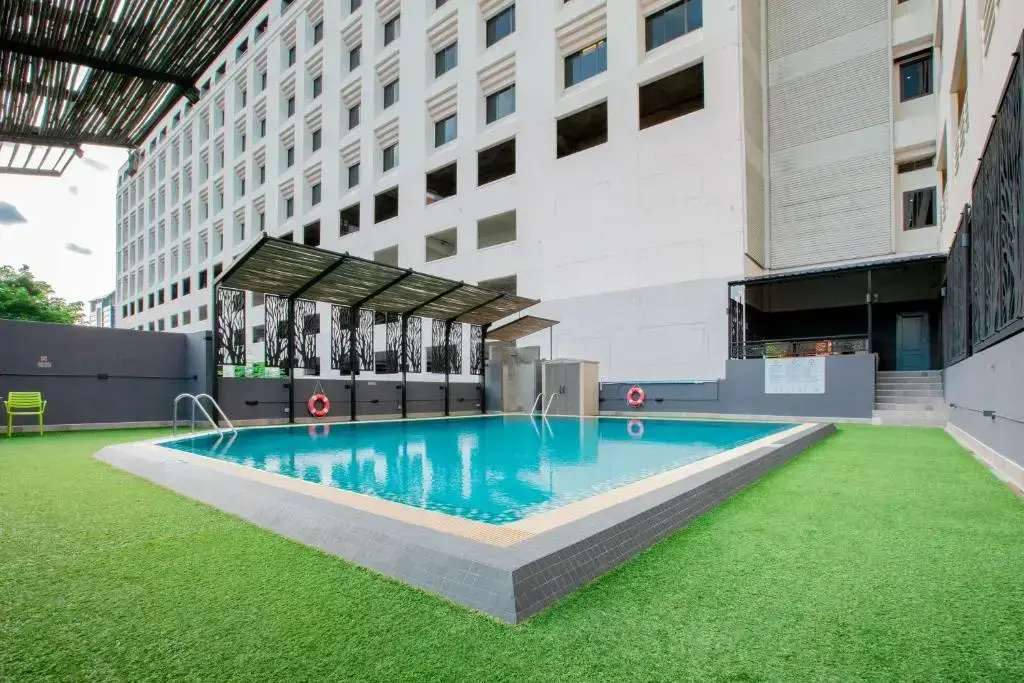 The Royal River Hotel — фото