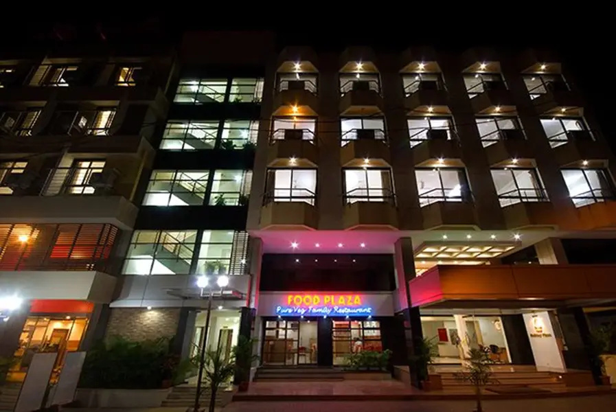 Hotel New Holiday Plaza