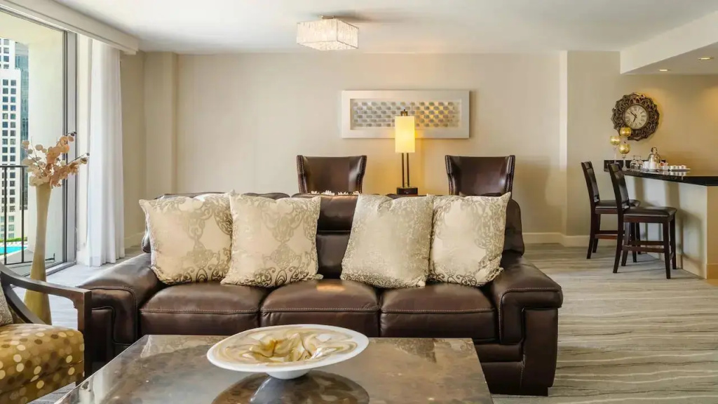 VIP Double Suite (full double bed)
