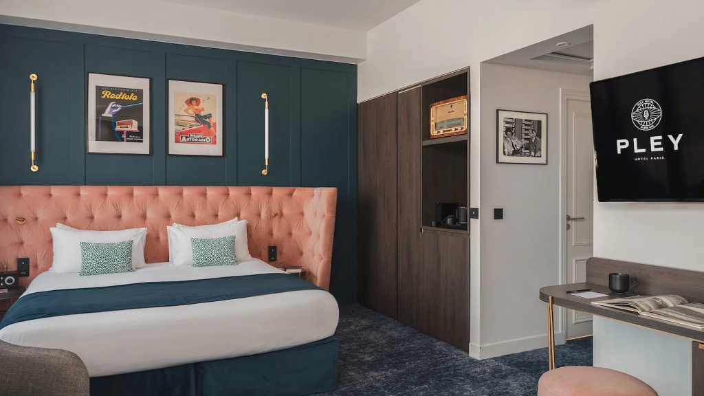 Pley Hotel 84