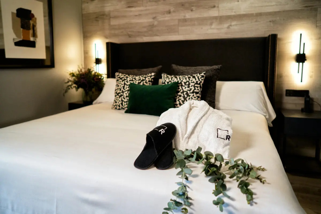 Double Penthouse with Terrace and Jacuzzi (full double bed)