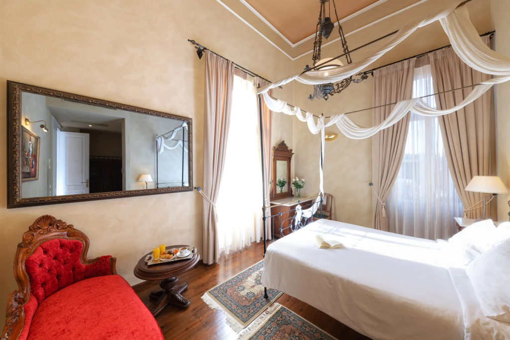 Superior Double room (full double bed)