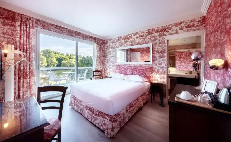 Superior Double room (full double bed)
