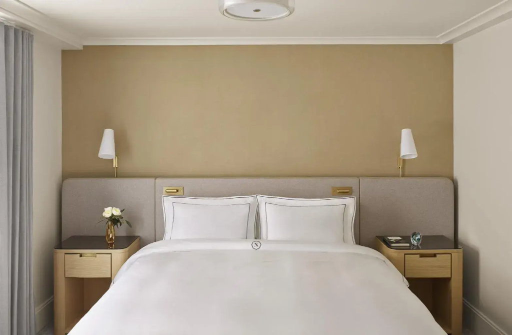 Classic Double Suite with park view (full double bed)