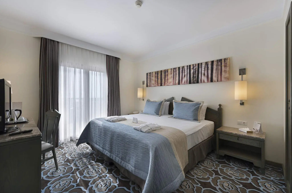 Double Junior Suite with garden view (full double bed)