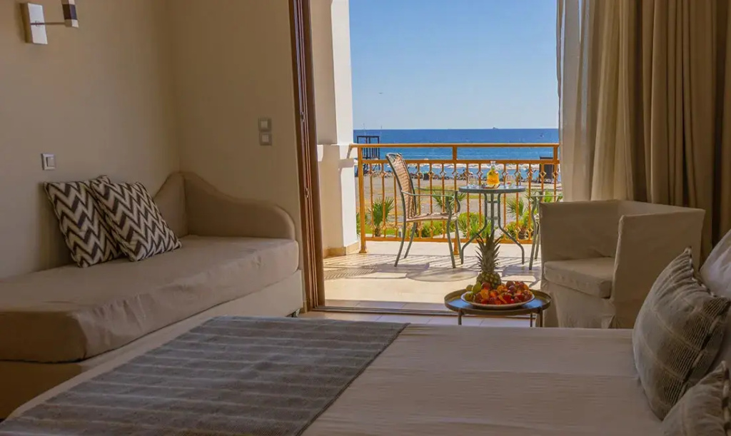 Family Private Pool Double room beachfront (full double bed)