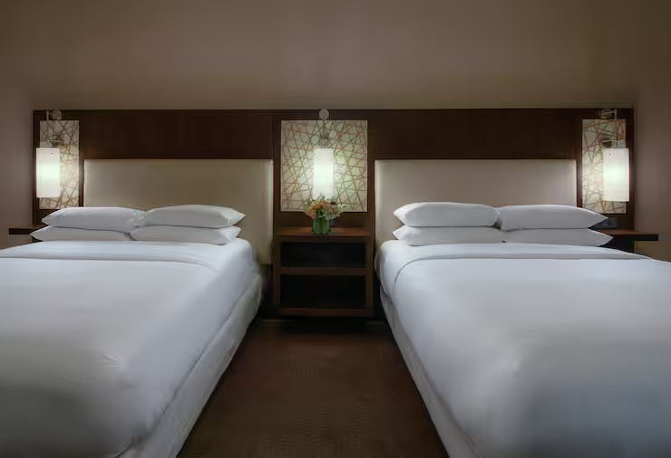 Hilton Dallas/Plano Granite Park Room Type - 1 KING BED